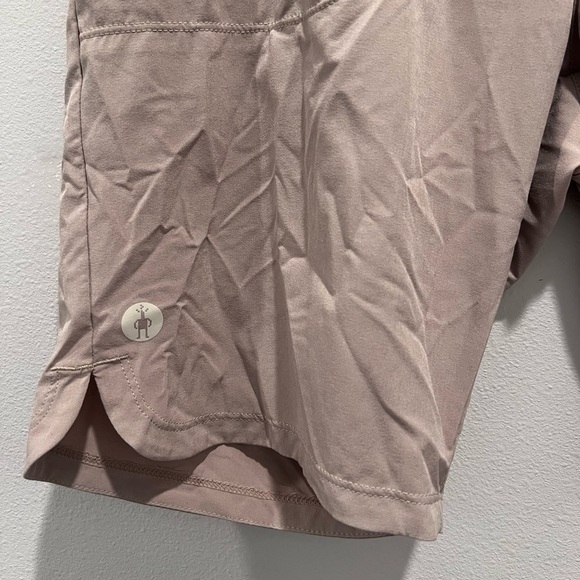 Women’s XS Smartwool Active 8" Shorts - Picture 2 of 7